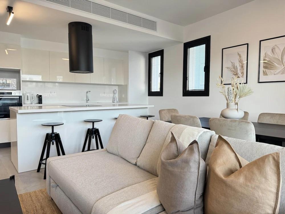 фото Phaedrus Living White Hills Suites City View