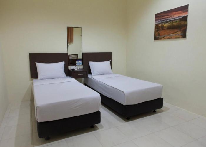 Mahkota Hotel Genteng