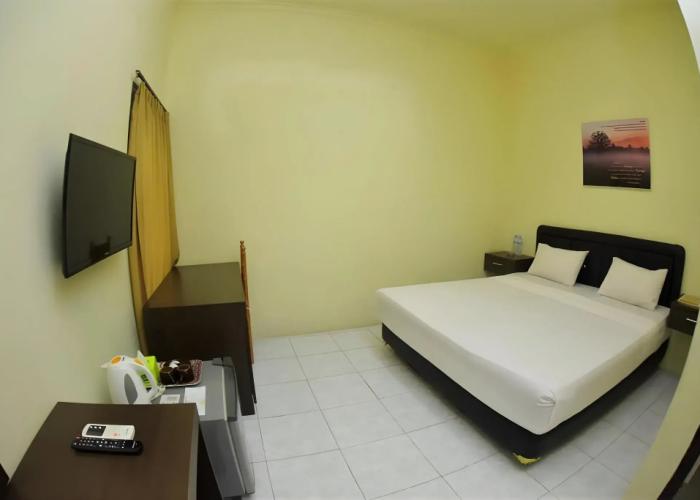 Mahkota Hotel Genteng