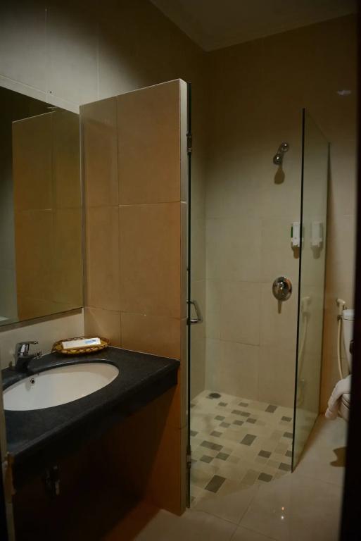 фото Hotel 88 Diponegoro