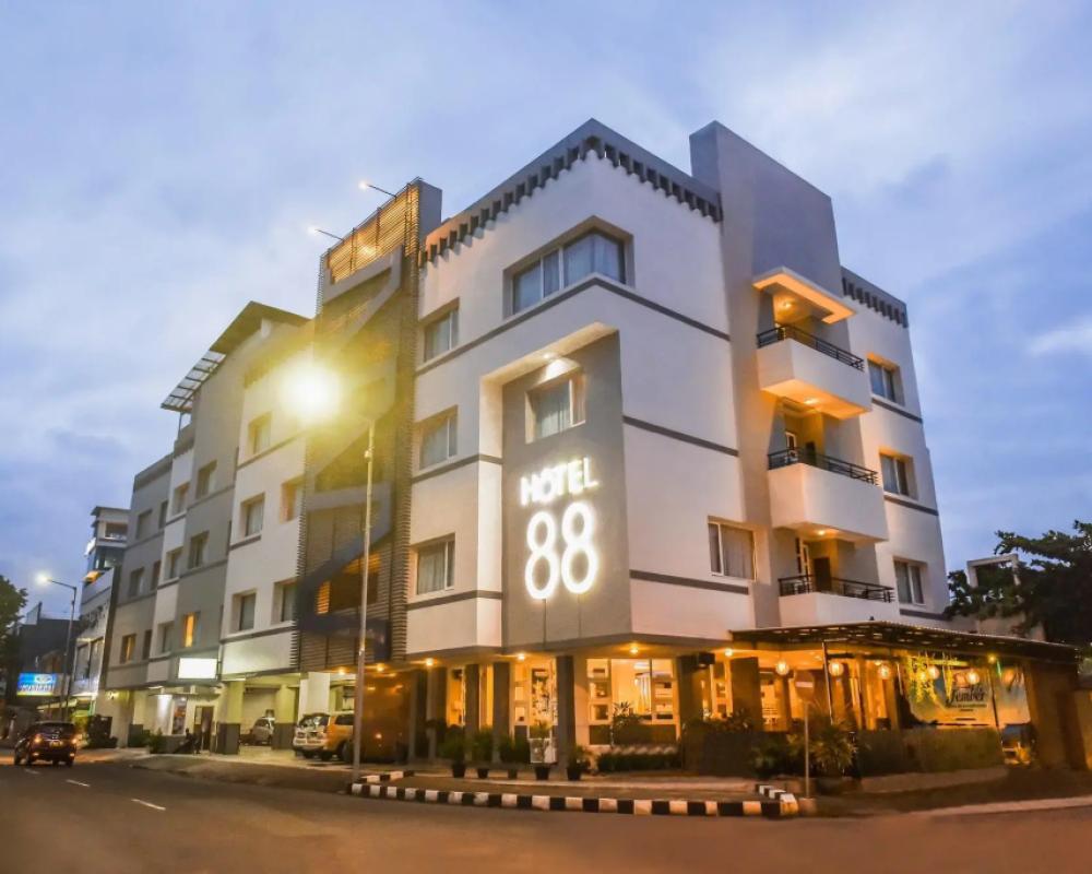 фото Hotel 88 Diponegoro