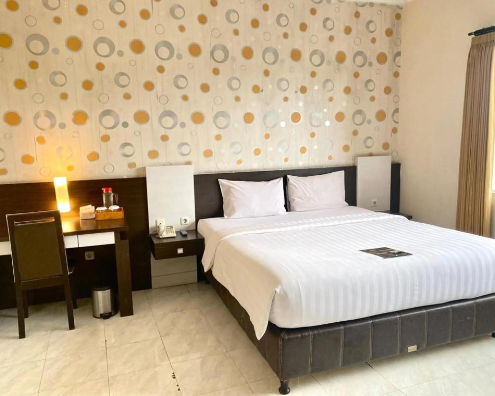 фото Hotel 88 Diponegoro