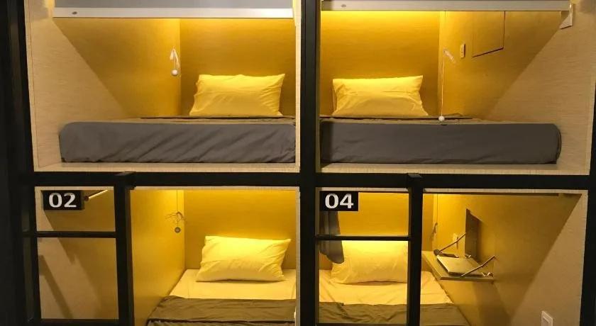 фото InnBox Capsule Hotel