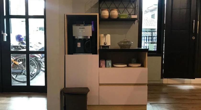 фото InnBox Capsule Hotel