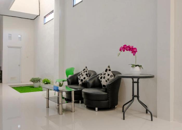 OYO 2798 Semeru Residence Syariah