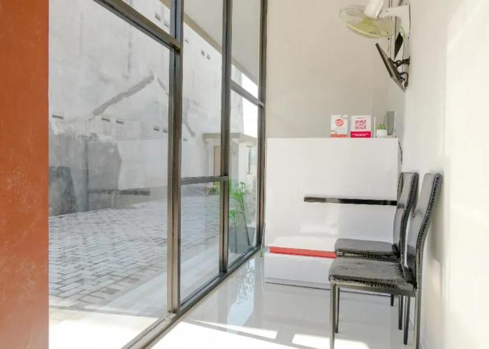 OYO 2798 Semeru Residence Syariah