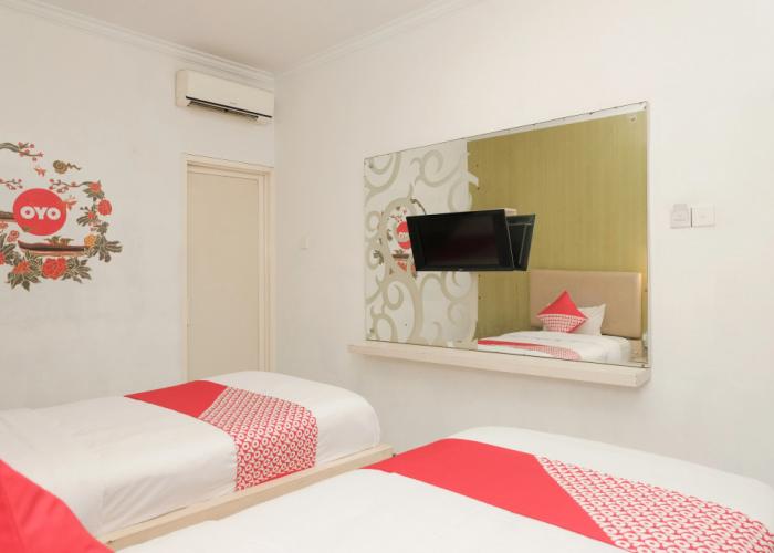 Ebizz Hotel