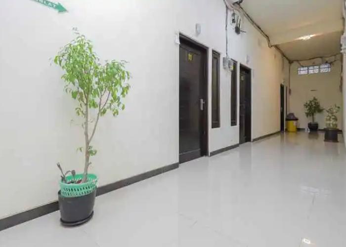 RedDoorz Syariah near Universitas Jember