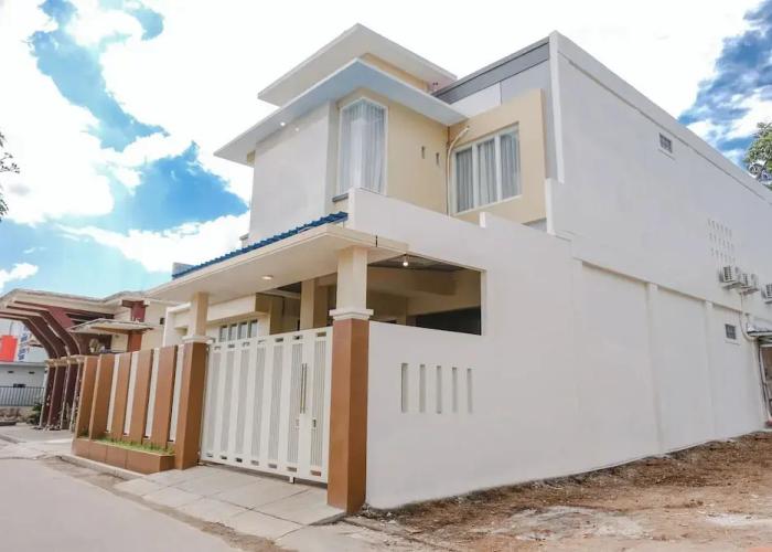 OYO 1247 Antosa Family Residence