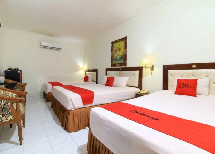 RedDoorz near Klaten Train Station