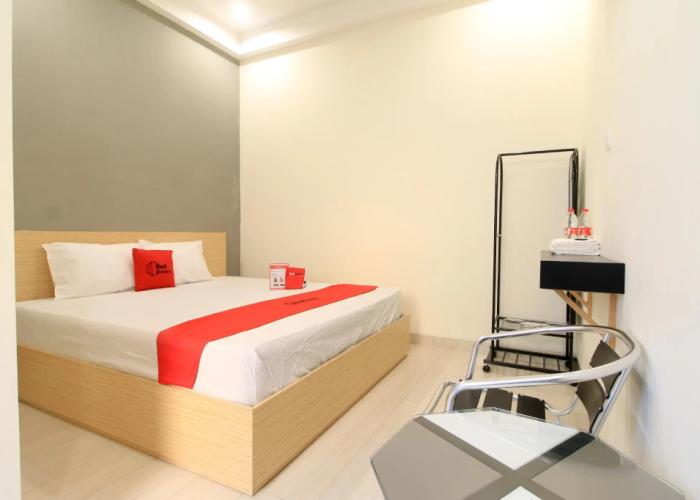 RedDoorz near Klaten Train Station