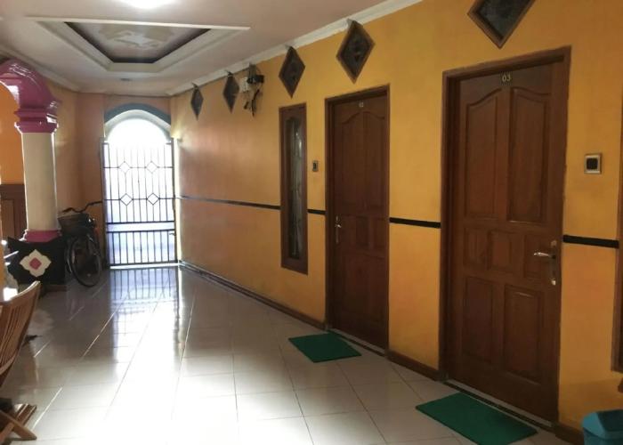 Hotel Alami near Alun-Alun Klaten