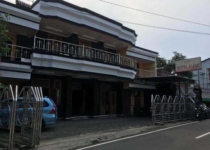Hotel Alami near Alun-Alun Klaten