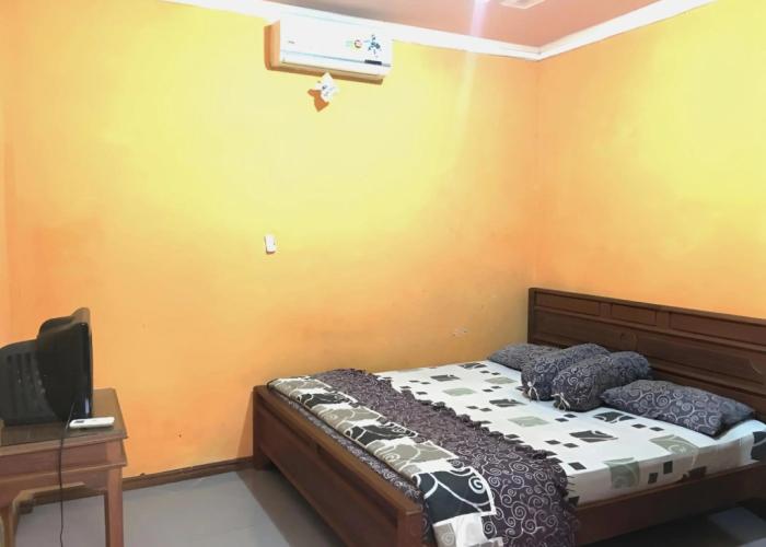 Hotel Alami near Alun-Alun Klaten by ZUZU