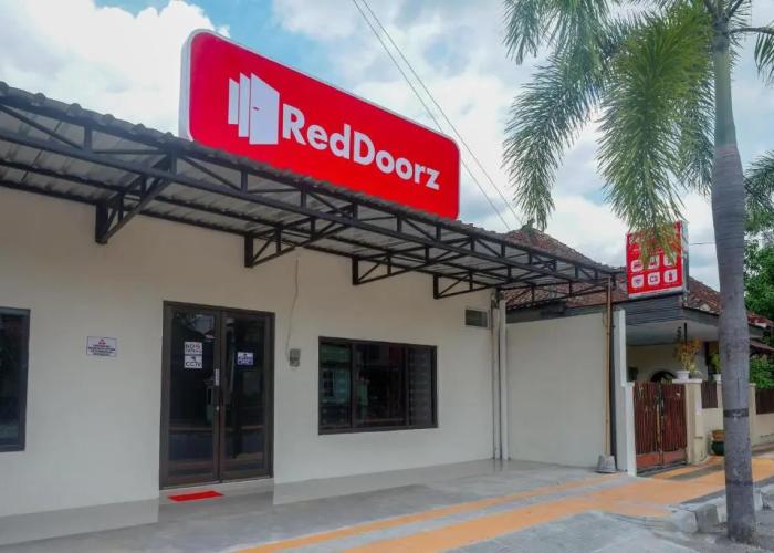 RedDoorz Syariah near RS Soeradji Pemuda Klaten