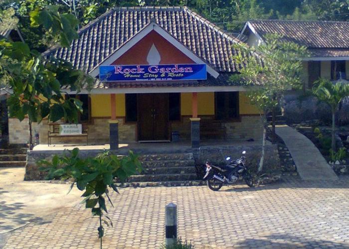 Rock Garden Homestay & Resto