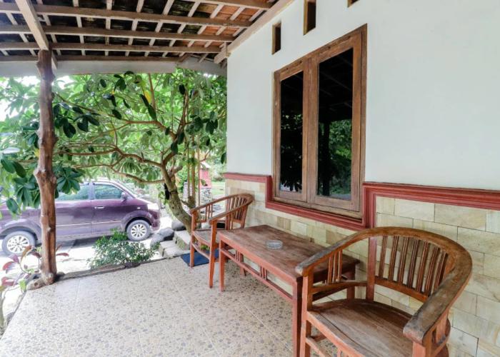 Rock Garden Homestay & Resto