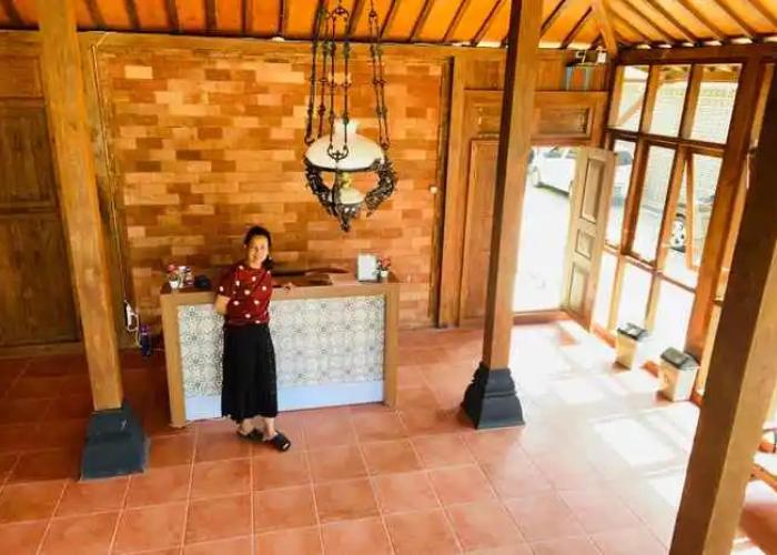 Dea Lokha Hotel