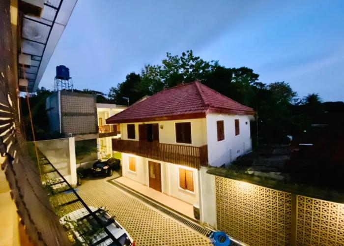 Dea Lokha Hotel