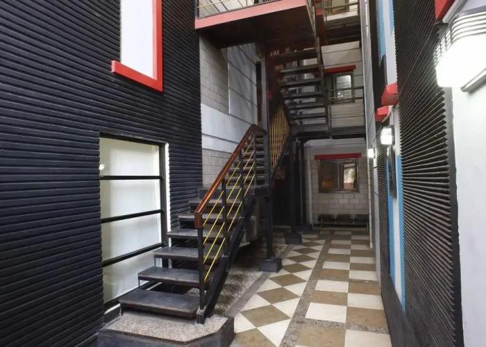 RedDoorz near Teras Kota