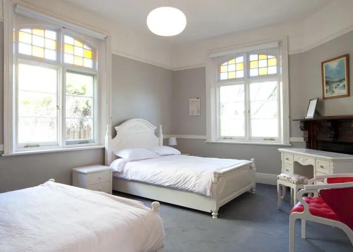 Lowena Cafe and Accommodation