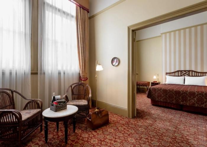 Hadley's Orient Hotel