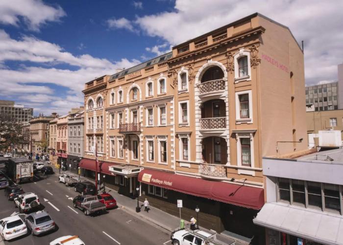 Hadley's Orient Hotel