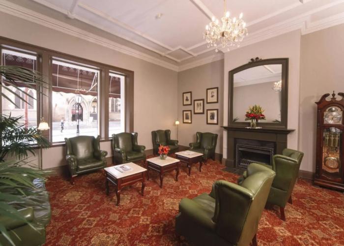 Hadley's Orient Hotel