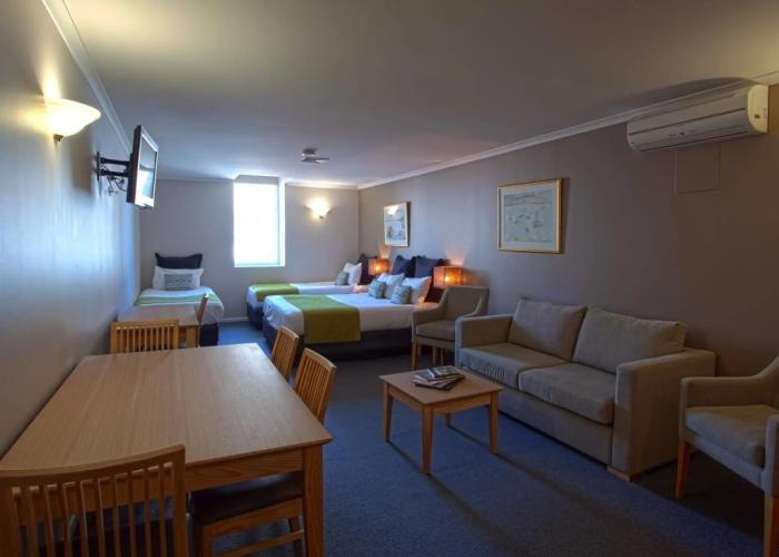 Quest Waterfront Apartment Hotel 