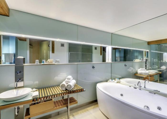 The Henry Jones Art Hotel