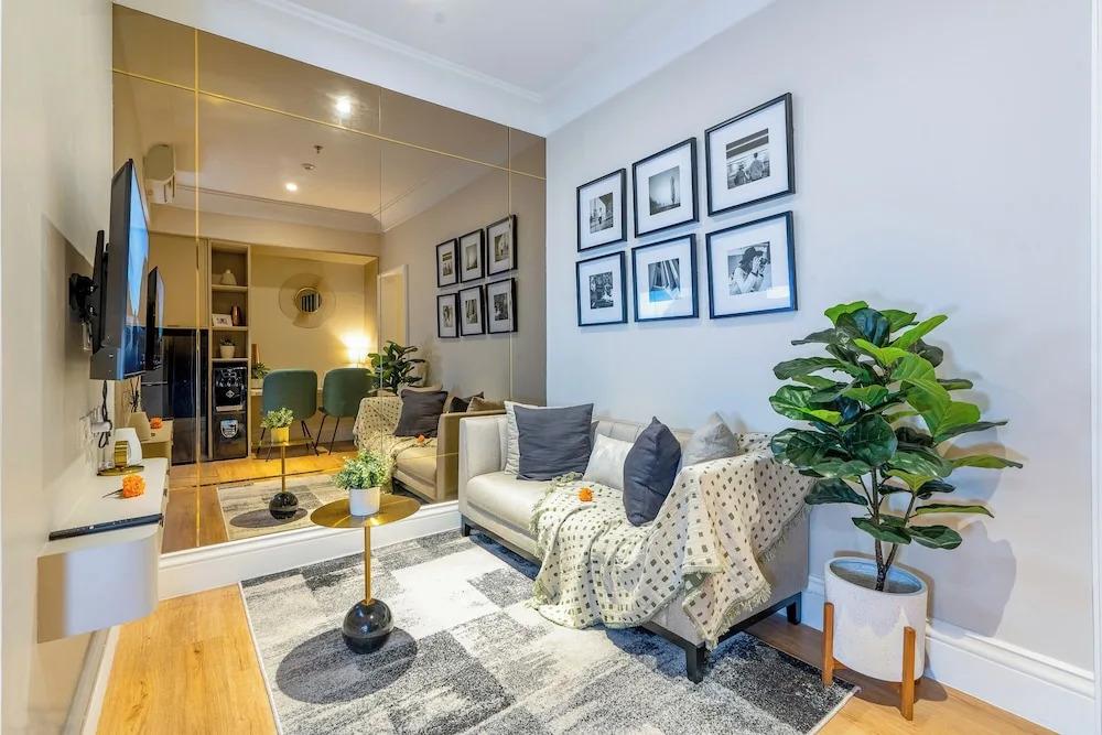 Roseville SOHO and Suites by Nagisa Bali