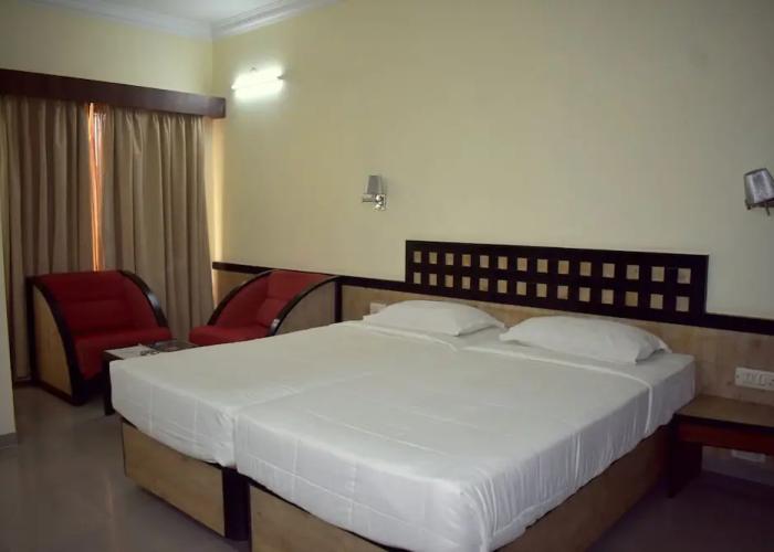 Metropolis Hotel