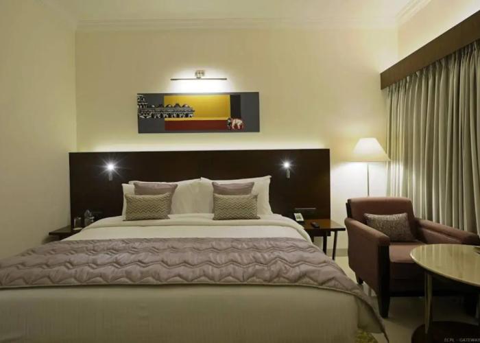 Hotel Naveen Lakeside
