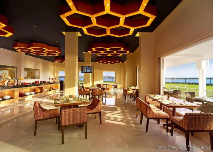 Hotel Naveen Lakeside
