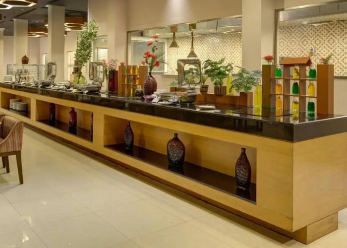 Hotel Naveen Lakeside
