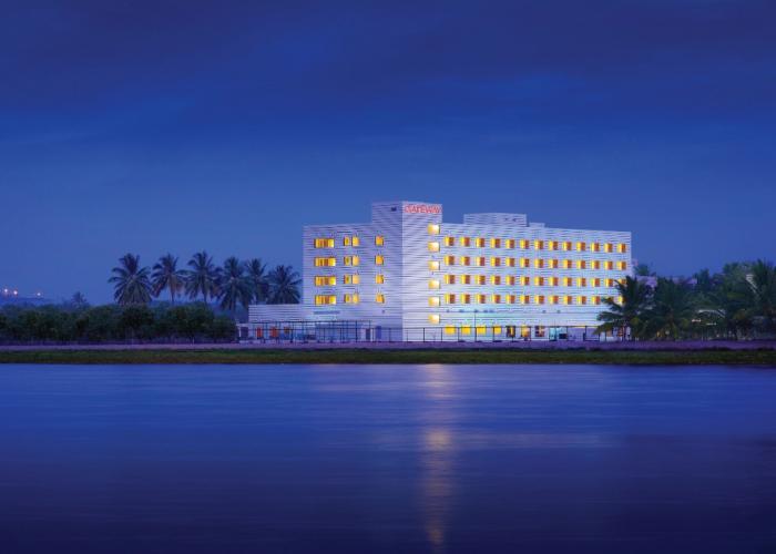 Hotel Naveen Lakeside