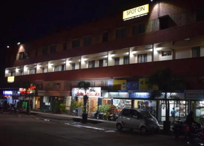 Hotel Peacock