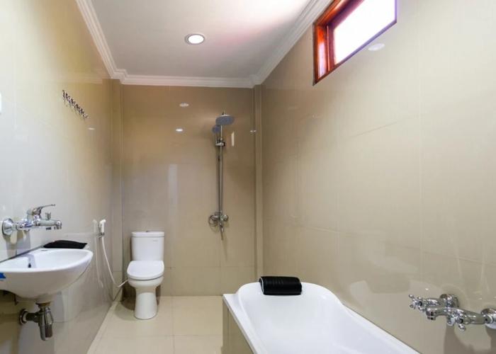 RedDoorz near Parangtritis Beach