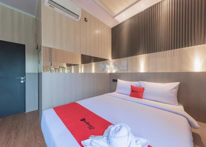 RedDoorz near Exit Toll Sirkuit Sentul