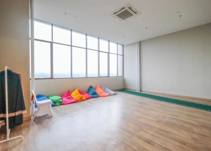 Cozy And Restful Studio Lrt City Sentul - Royal Sentul Park Apartment