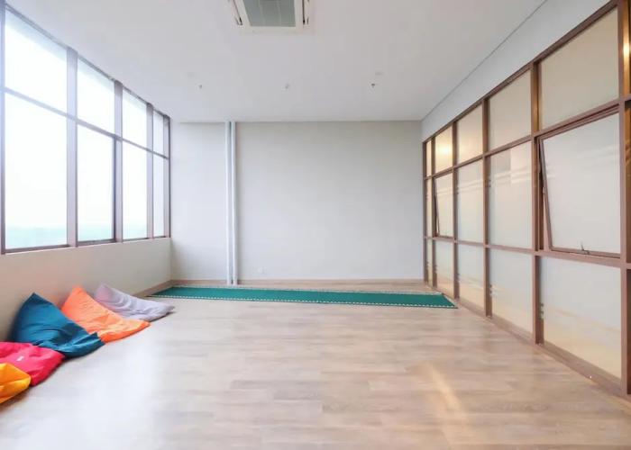Cozy And Restful Studio Lrt City Sentul - Royal Sentul Park Apartment