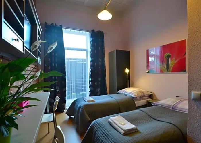 B & B. Mikunda