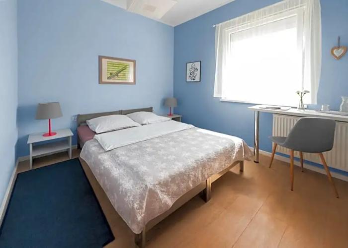 B & B. Mikunda