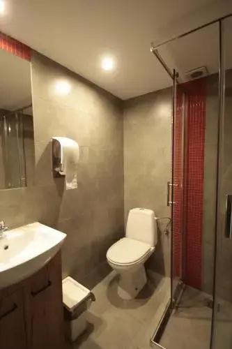 B & B. Mikunda