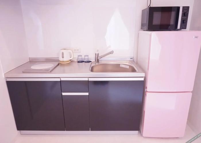 Mr.KINJO inn in front of Children Medical Care Center