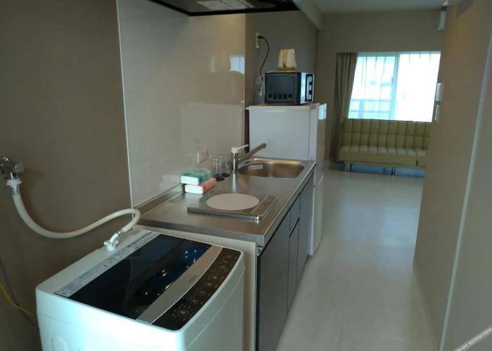 Mr.KINJO inn in front of Children Medical Care Center