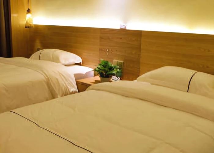 Dongxing Jinghui Hotel