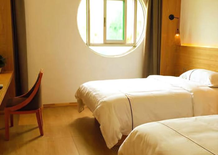 Dongxing Jinghui Hotel
