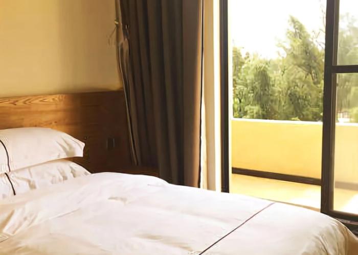 Dongxing Jinghui Hotel