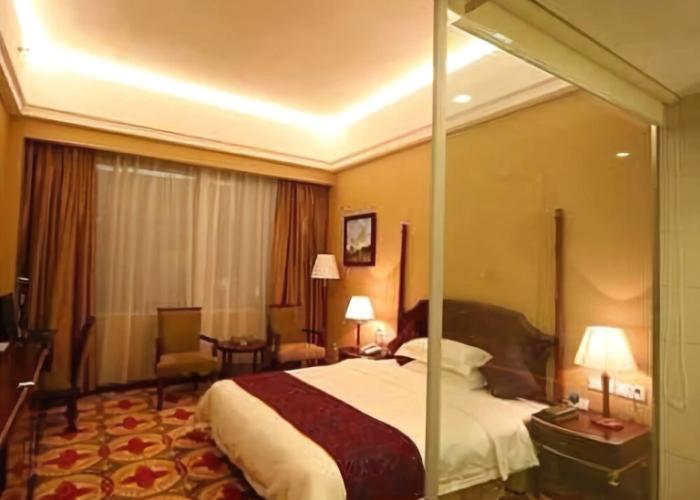 Fangchenggang Longde Hotel